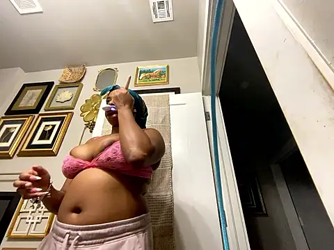 Snapshot of princesslivv chatting on January 2026 04:37:02 AM princesslivv online show from January 2026 04:37:02 AM