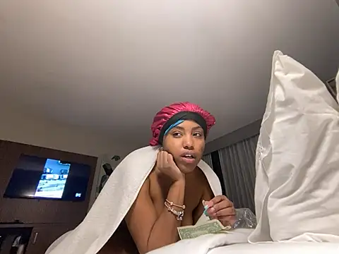 Snapshot of princesslivv chatting on February 2026 07:48:02 AM princesslivv online show from February 2026 07:48:02 AM