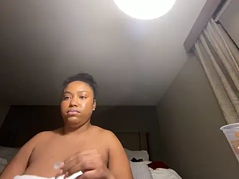 Snapshot of princesslivv chatting on February 2026 08:43:02 AM princesslivv online show from February 2026 08:43:02 AM