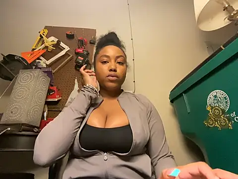 Snapshot of princesslivv chatting on February 2026 04:41:02 AM princesslivv online show from February 2026 04:41:02 AM