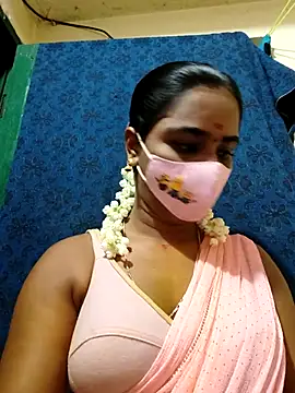 mini-queen online show from November 2025 02:08:01 PM