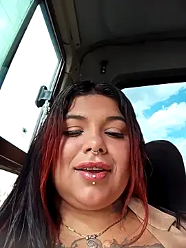 snow belle online show from October 2025 07:15:02 PM