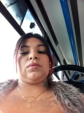 snow belle online show from November 2025 04:17:02 PM