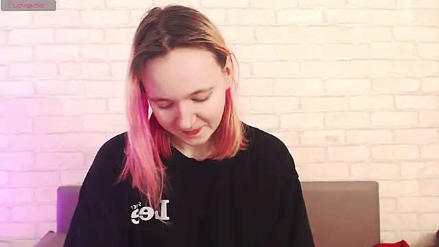 Snapshot of Ericha_Stone chatting on February 2026 01:34:02 AM Ericha Stone online show from February 2026 01:34:02 AM