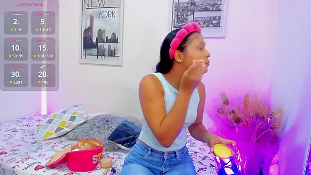 Snapshot of karol_bustamante chatting on September 2025 12:08:02 PM karol bustamante online show from September 2025 12:08:02 PM