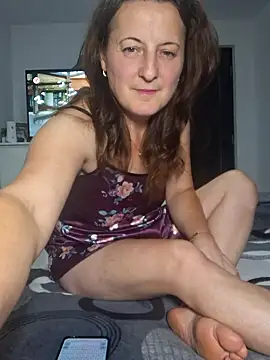 Fluturas2 online show from September 2025 06:33:02 PM