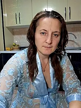 Fluturas2 online show from November 2025 10:43:01 PM