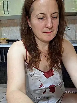 Fluturas2 online show from November 2025 09:20:01 PM