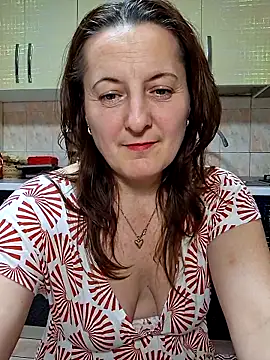 Fluturas2 online show from November 2025 08:30:01 PM