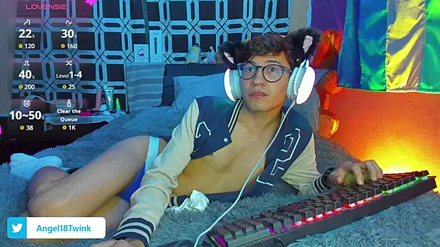 Lunarie  online show from October 2025 01:01:02 AM