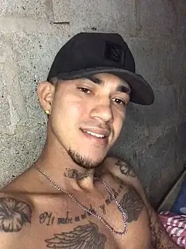 Snapshot of tattoos22 chatting on November 2025 12:37:02 PM tattoos22 online show from November 2025 12:37:02 PM