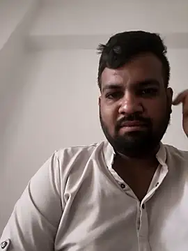 vinay smalldick online show from February 2026 01:57:02 AM