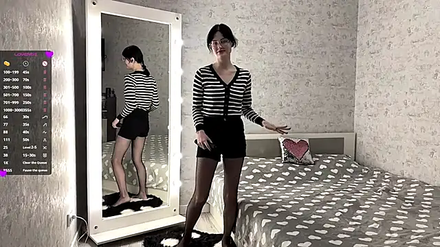 Snapshot of FakeLamb chatting on October 2025 06:05:02 PM FakeLamb online show from October 2025 06:05:02 PM