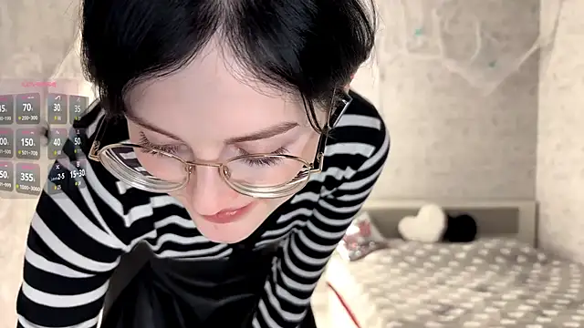 Snapshot of FakeLamb chatting on October 2025 09:05:02 PM FakeLamb online show from October 2025 09:05:02 PM