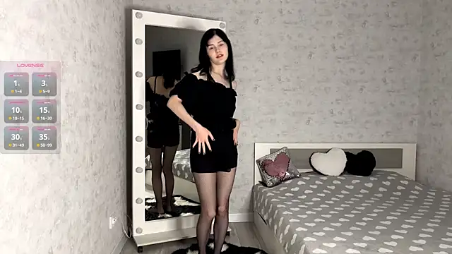 Snapshot of FakeLamb chatting on November 2025 09:13:01 PM FakeLamb online show from November 2025 09:13:01 PM