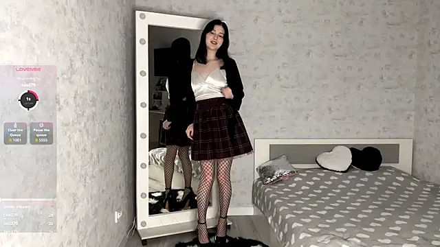 Snapshot of FakeLamb chatting on November 2025 09:14:02 PM FakeLamb online show from November 2025 09:14:02 PM