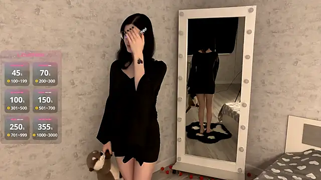 Snapshot of FakeLamb chatting on February 2026 09:13:01 PM FakeLamb online show from February 2026 09:13:01 PM