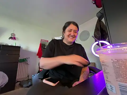 Snapshot of Prill940 chatting on April 2026 08:08:01 AM Prill940 online show from April 2026 08:08:01 AM