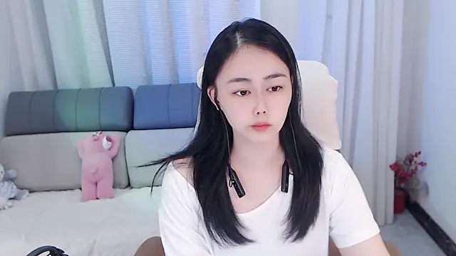 BOBO-jiang online show from October 2025 02:04:01 PM