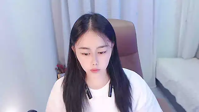 BOBO-jiang online show from October 2025 01:43:02 PM