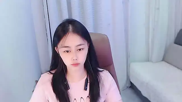 BOBO-jiang online show from October 2025 02:06:02 PM