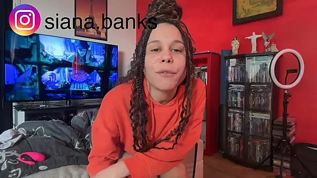 Snapshot of SianaBanks chatting on October 2025 01:37:01 PM SianaBanks online show from October 2025 01:37:01 PM
