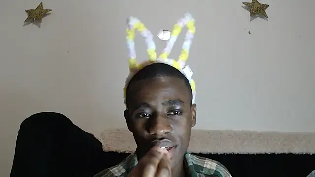 Snapshot of Vince_Favent chatting on October 2025 09:06:01 PM Vince Favent online show from October 2025 09:06:01 PM