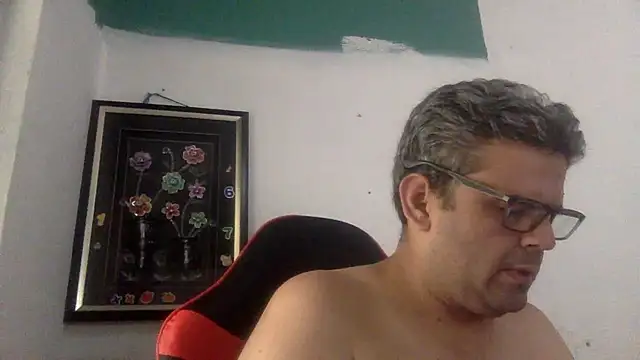 Snapshot of Katracho6969 chatting on April 2026 04:19:01 PM Katracho6969 online show from April 2026 04:19:01 PM