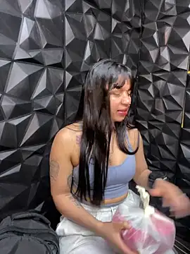 lil charme online show from September 2025 10:09:01 PM