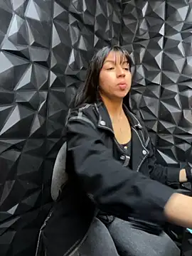 lil charme online show from October 2025 06:06:01 PM