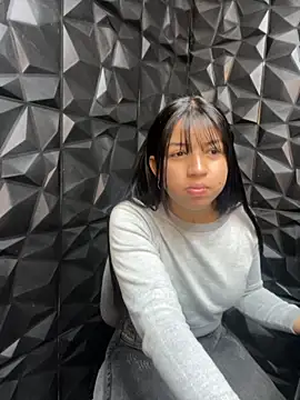 Snapshot of lil_charme chatting on October 2025 02:37:02 PM lil charme online show from October 2025 02:37:02 PM