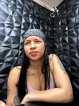 lil charme online show from October 2025 09:05:02 PM