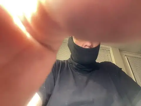 Snapshot of J3tbl4ck chatting on October 2025 10:57:02 AM J3tbl4ck online show from October 2025 10:57:02 AM