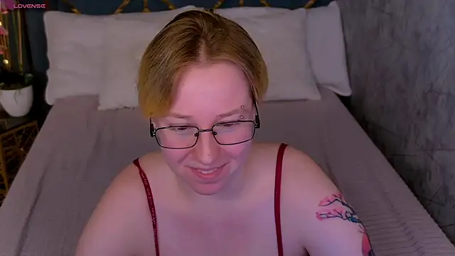 AlexandraGreen online show from June 2026 09:08:02 PM