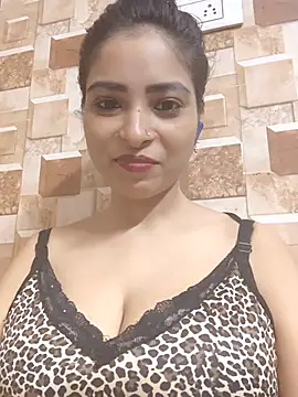 Snapshot of QUEEN-ADITI chatting on October 2025 03:30:01 PM QUEEN-ADITI online show from October 2025 03:30:01 PM
