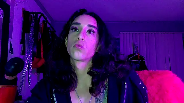 xoFrankie online show from October 2025 03:42:02 AM