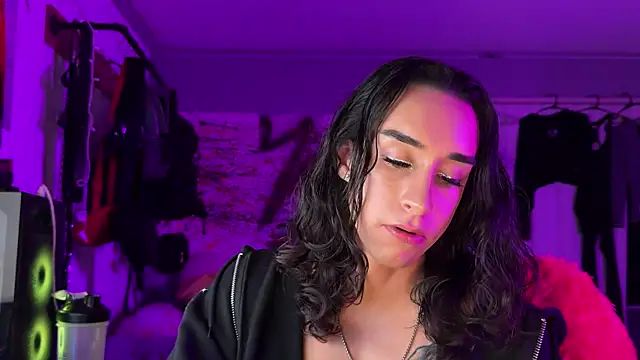 xoFrankie online show from November 2025 03:40:01 AM