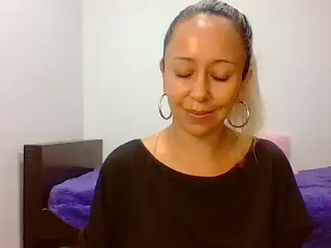 Snapshot of leah_susman chatting on September 2025 02:02:02 AM leah susman online show from September 2025 02:02:02 AM