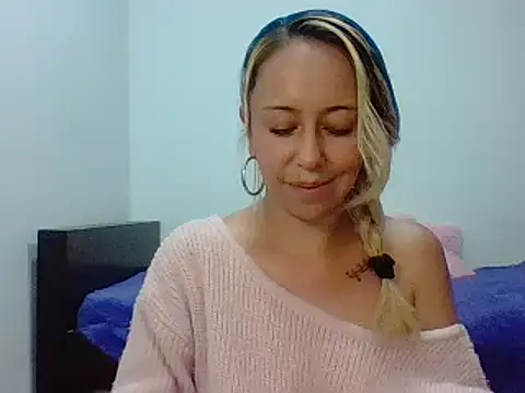Snapshot of leah_susman chatting on September 2025 02:04:01 AM leah susman online show from September 2025 02:04:01 AM