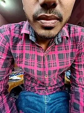 Snapshot of YourTarzan chatting on February 2026 06:01:01 AM YourTarzan online show from February 2026 06:01:01 AM