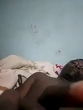 Snapshot of Mrhugeblack chatting on October 2025 10:22:01 PM Mrhugeblack online show from October 2025 10:22:01 PM