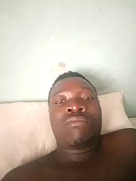 Snapshot of Mrhugeblack chatting on November 2025 07:42:01 AM Mrhugeblack online show from November 2025 07:42:01 AM