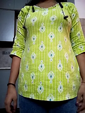 Snapshot of Rekha_89 chatting on November 2025 03:30:02 AM Rekha 89 online show from November 2025 03:30:02 AM