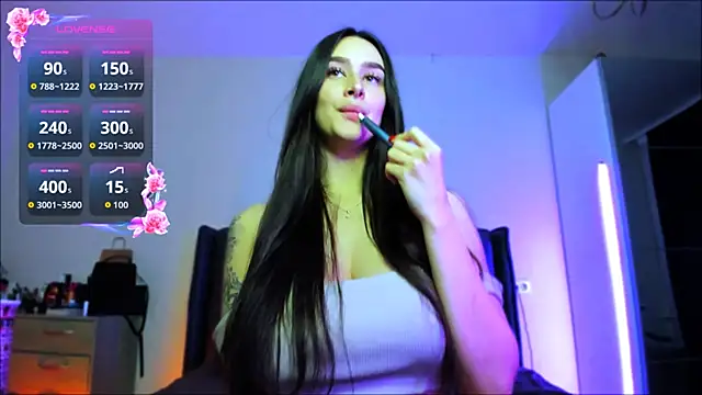 Snapshot of Veronica_Larsson chatting on September 2025 06:24:01 PM Veronica Larsson online show from September 2025 06:24:01 PM