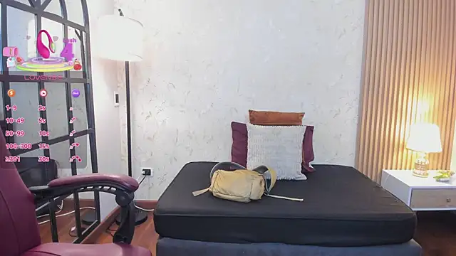 aliceandsia online show from February 2026 07:01:02 PM