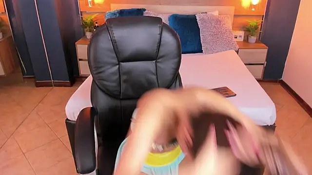 Snapshot of SusanAdams1 chatting on January 2026 02:33:02 PM SusanAdams1 online show from January 2026 02:33:02 PM