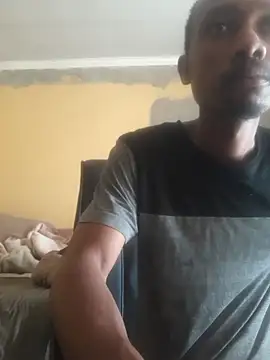 Snapshot of Hidden_African_Fruit chatting on December 2025 06:33:02 AM Hidden African Fruit online show from December 2025 06:33:02 AM