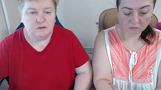 Snapshot of Bertie_Adeline chatting on December 2025 07:03:01 AM Bertie Adeline online show from December 2025 07:03:01 AM