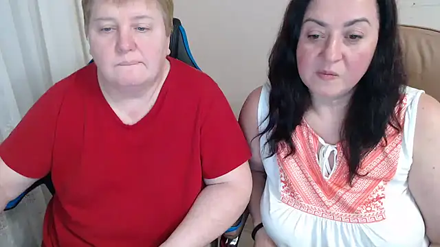 Snapshot of Bertie_Adeline chatting on December 2025 07:20:01 PM Bertie Adeline online show from December 2025 07:20:01 PM
