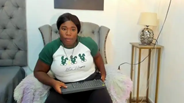 nahiroby ebony online show from November 2025 07:12:01 PM